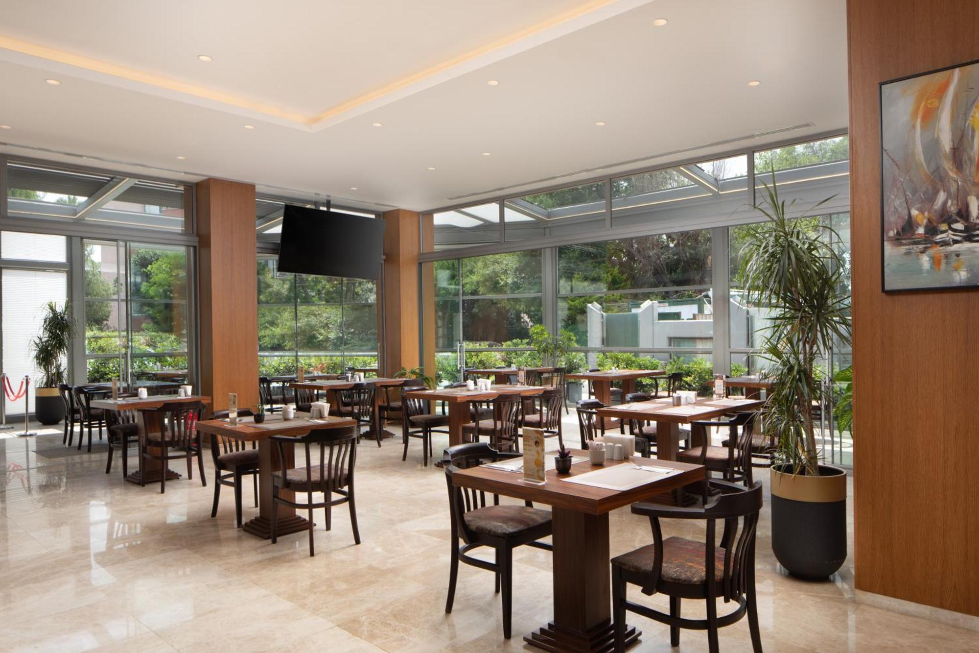 Ramada Plaza By Wyndham Istanbul Atakoy Hotel Exterior photo