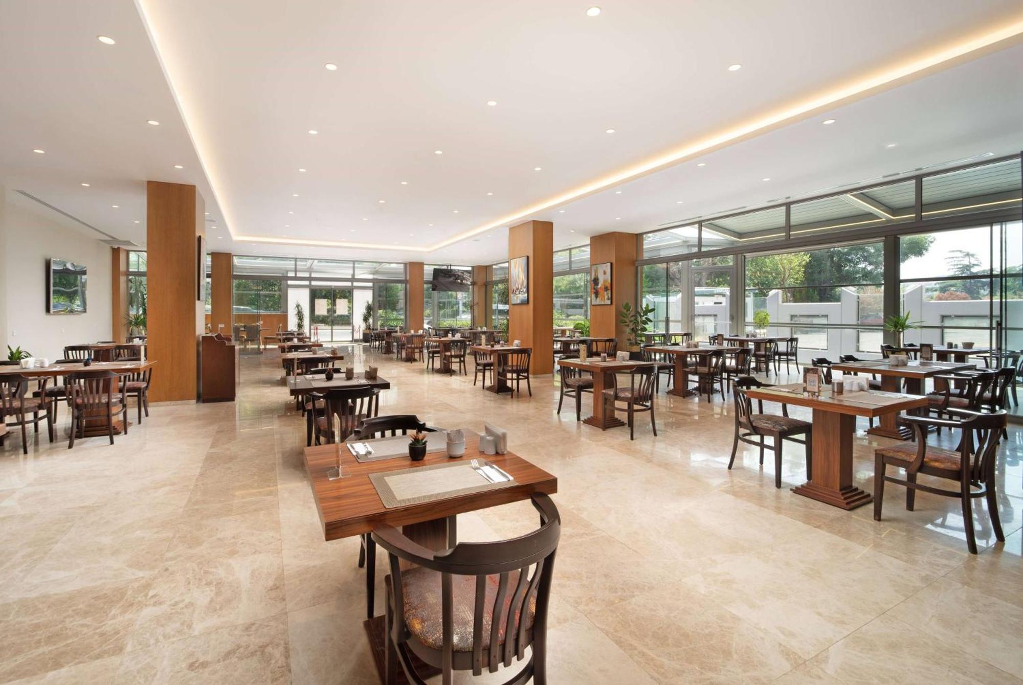 Ramada Plaza By Wyndham Istanbul Atakoy Hotel Exterior photo